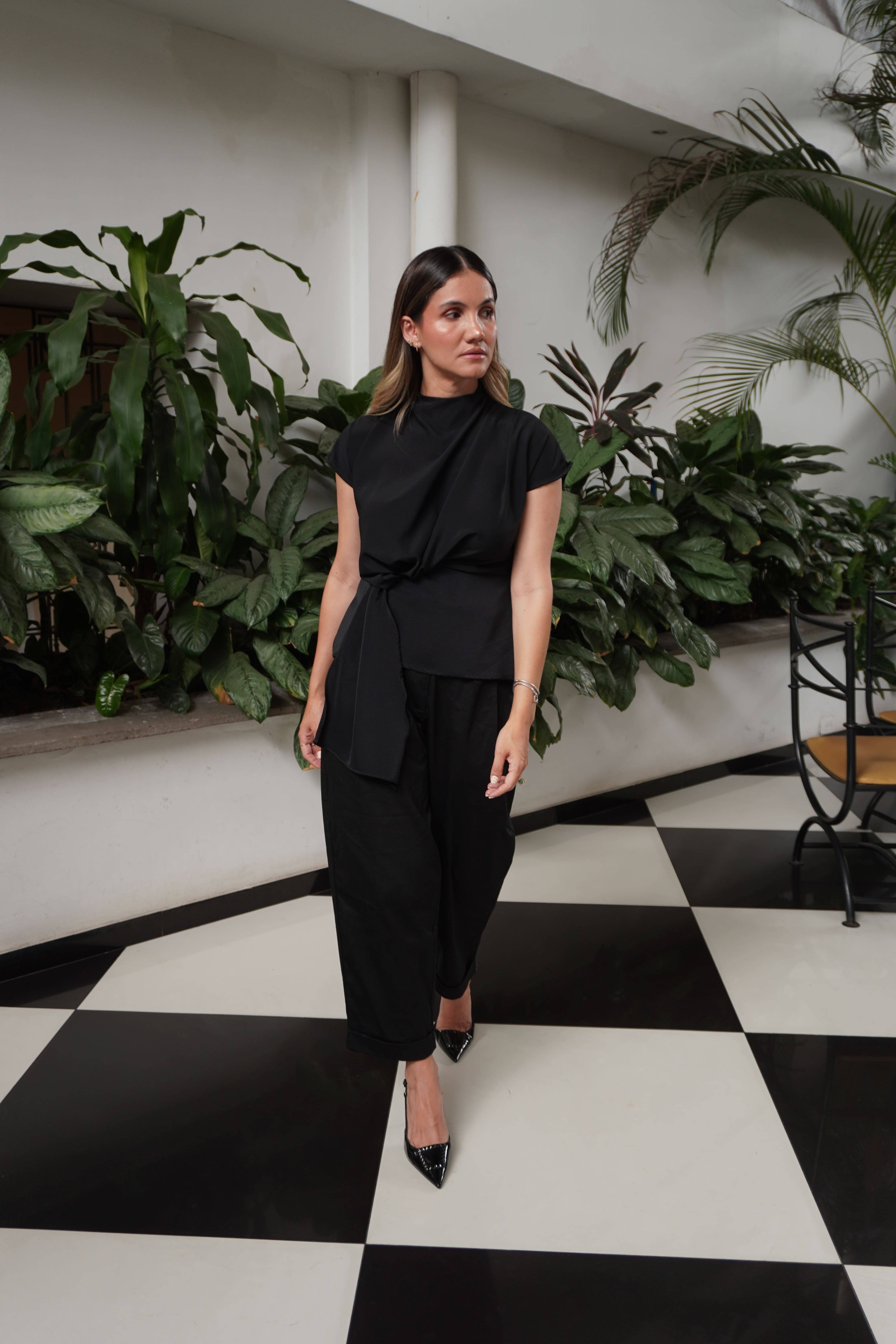 Blusa alborada negra