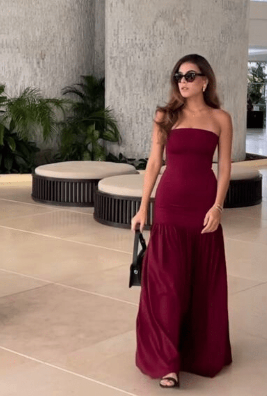 Vestido tulipán vinotinto