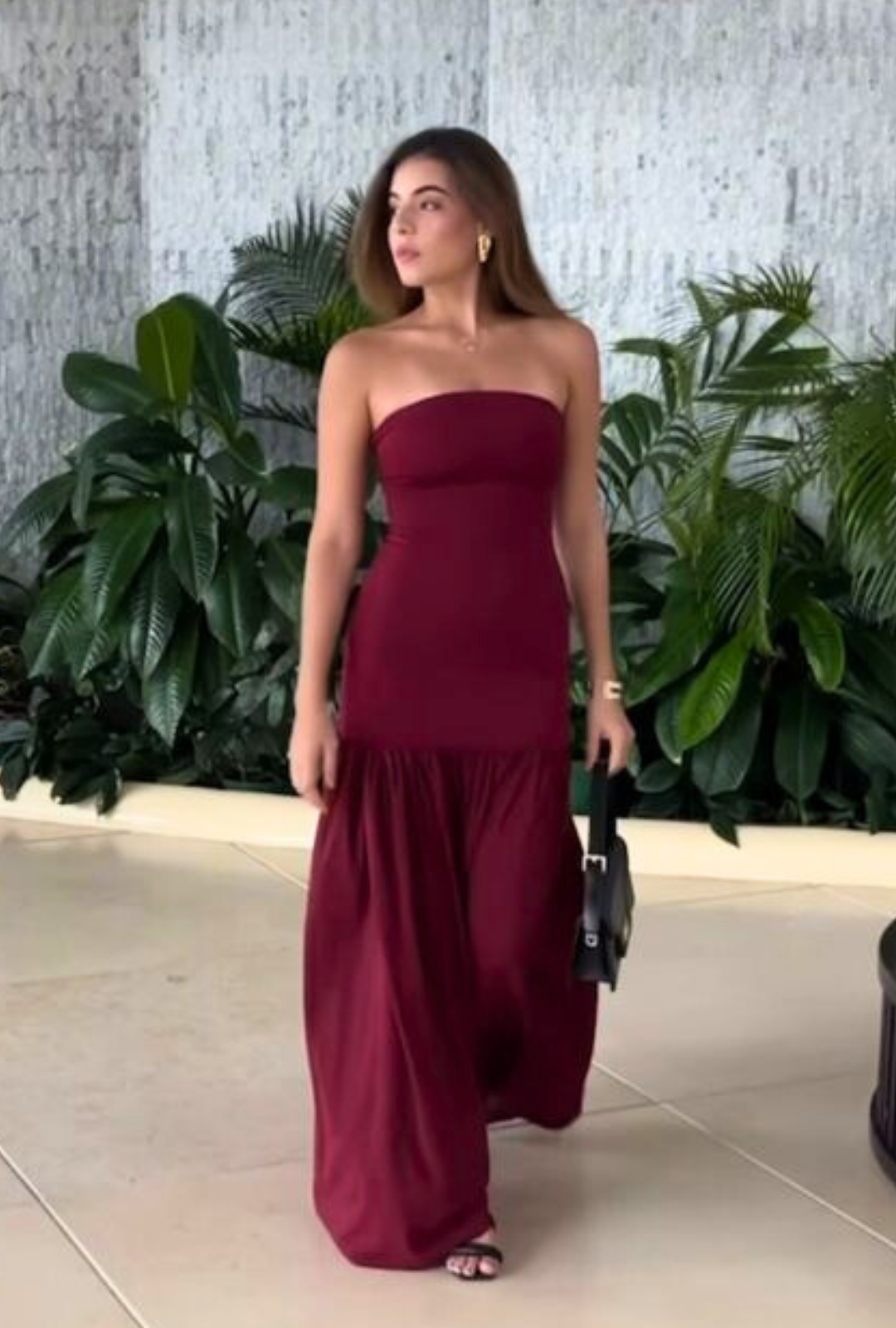 Vestido tulipán  vinotinto